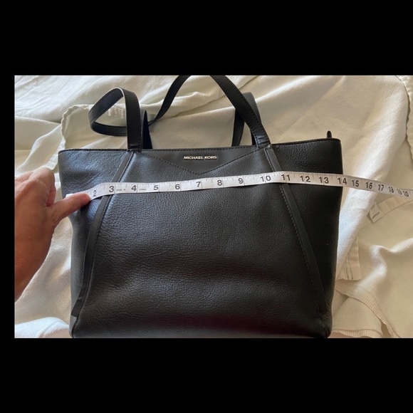 Michael Kors Purse Black - Picture 3 of 9